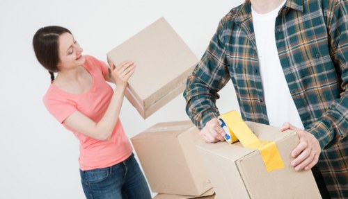 Medium-sized removal truck suitable for Putney flat and house moves